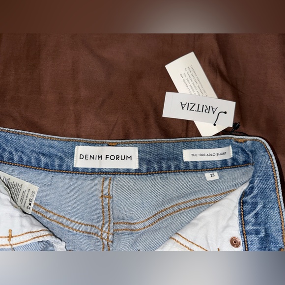 NWT Aritzia Denim Forum Shorts (size 25) - Picture 3 of 7